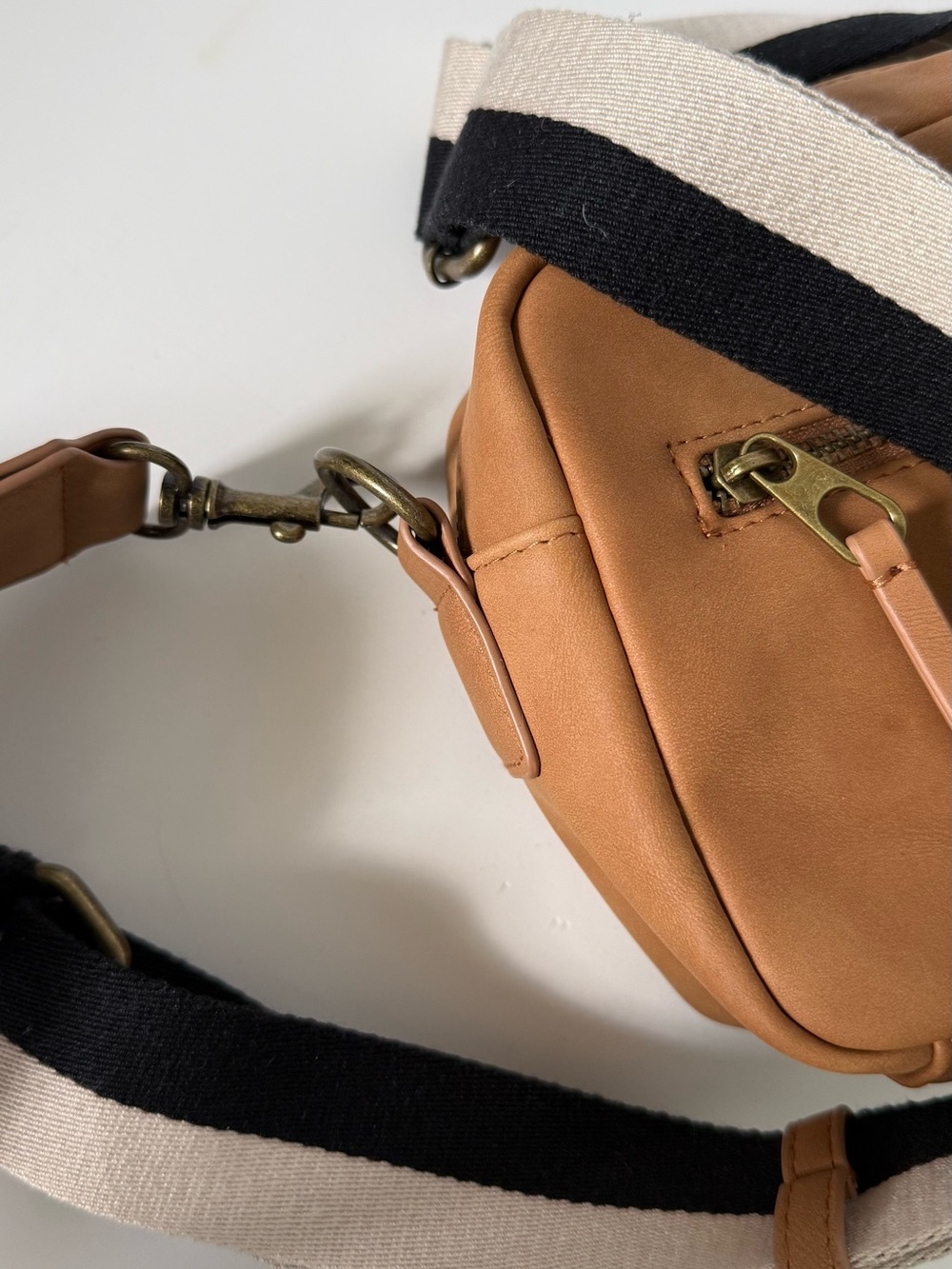 Tan Crossbody Bag with Wide Black & Cream Strap - Picture 4 of 4